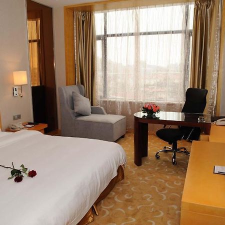 Shanghai Sky Rainbow Hotel Rom bilde